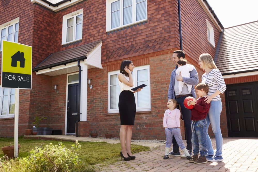 7 ways a mortgage adviser could help you secure your next home
